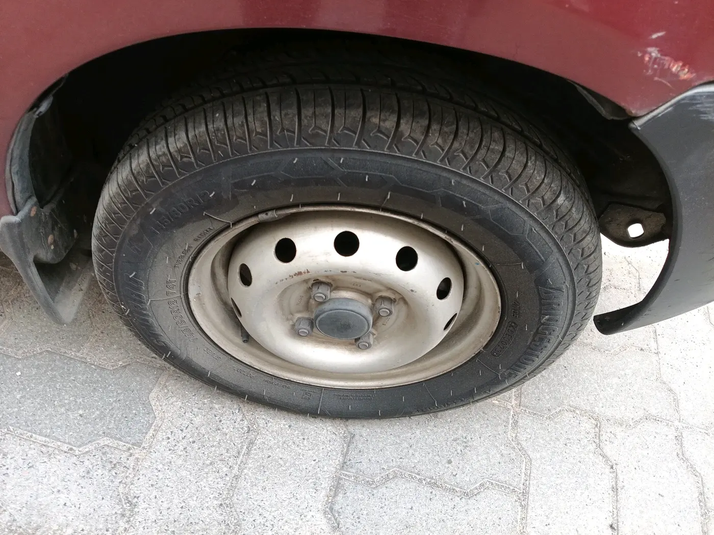 2012 Maruti Alto 800 LXI, Petrol, Manual, 24,911 km, tyre