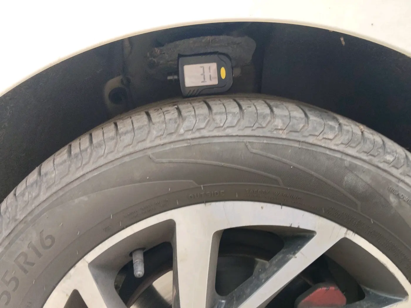 2022 Volkswagen VIRTUS TOPLINE TSI 1.0 AT, Petrol, Automatic, 95,918 km, tyre
