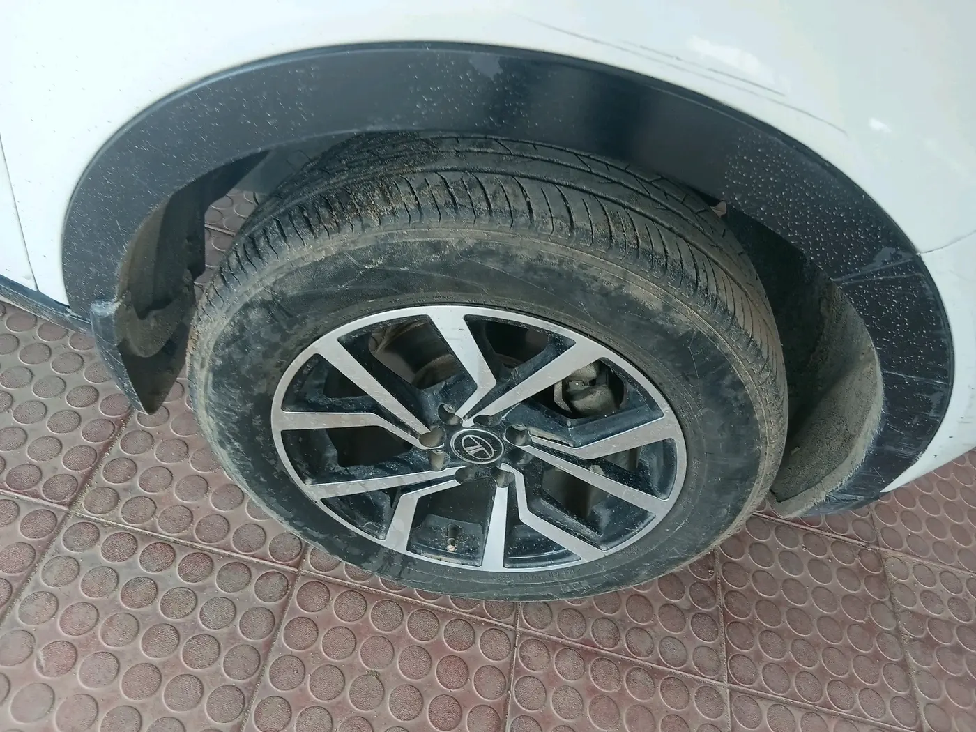 2023 Tata NEXON XM PLUS SUNROOF PETROL, Petrol, Manual, 90,511 km, tyre