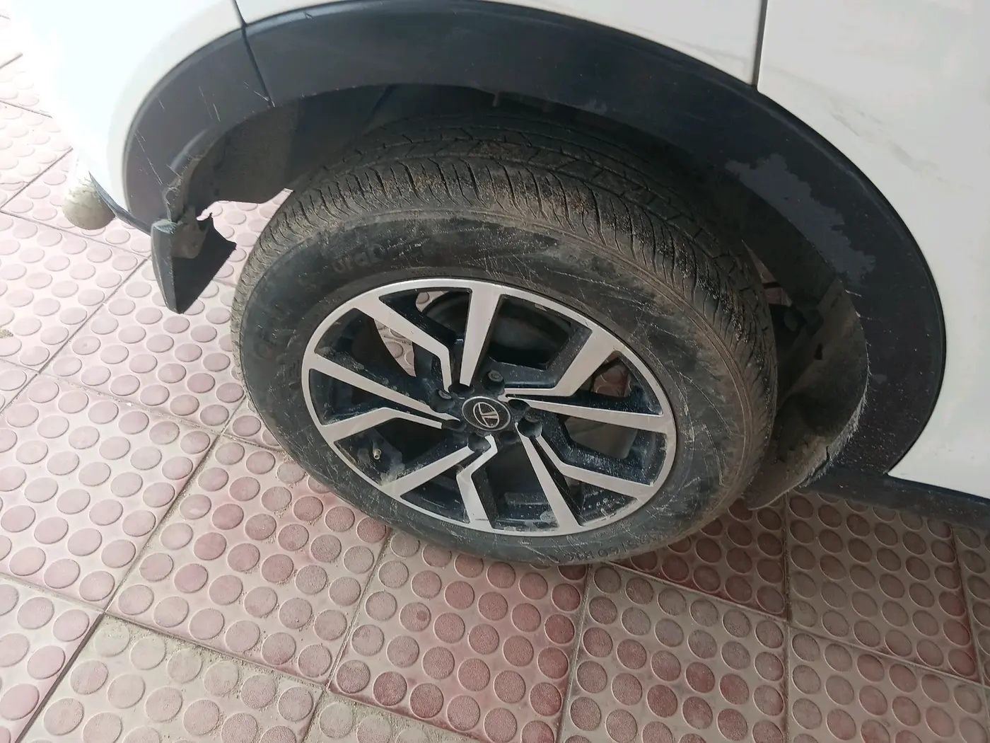 2023 Tata NEXON XM PLUS SUNROOF PETROL, Petrol, Manual, 90,511 km, tyre