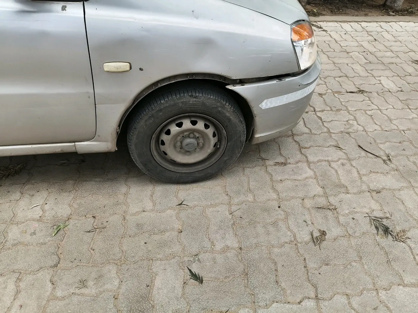 2016 Tata Indica EV2 LS, Diesel, Manual, 1,69,000 km, tyre