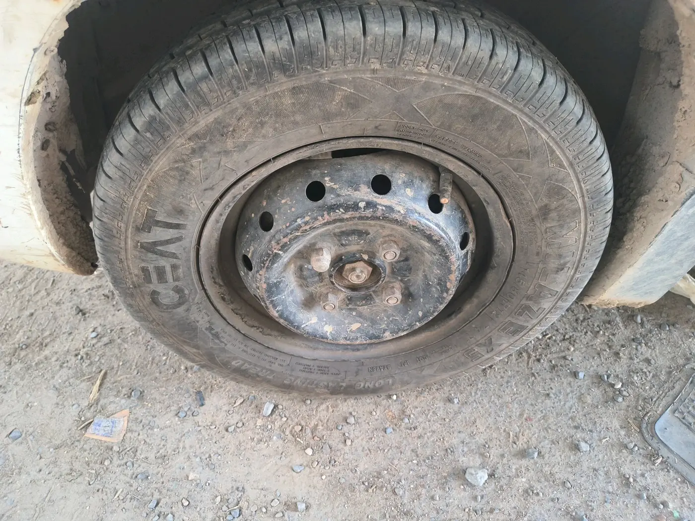 2012 Maruti Alto 800 LXI, Petrol, Manual, 7,12,221 km, tyre