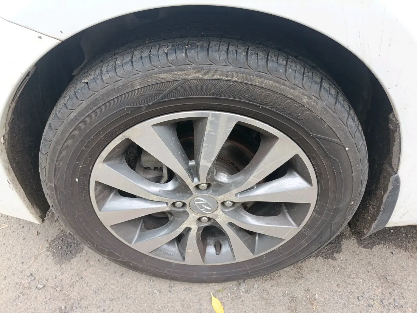2017 Hyundai Verna 1.6 VTVT SX, Petrol, Manual, 72,764 km, tyre