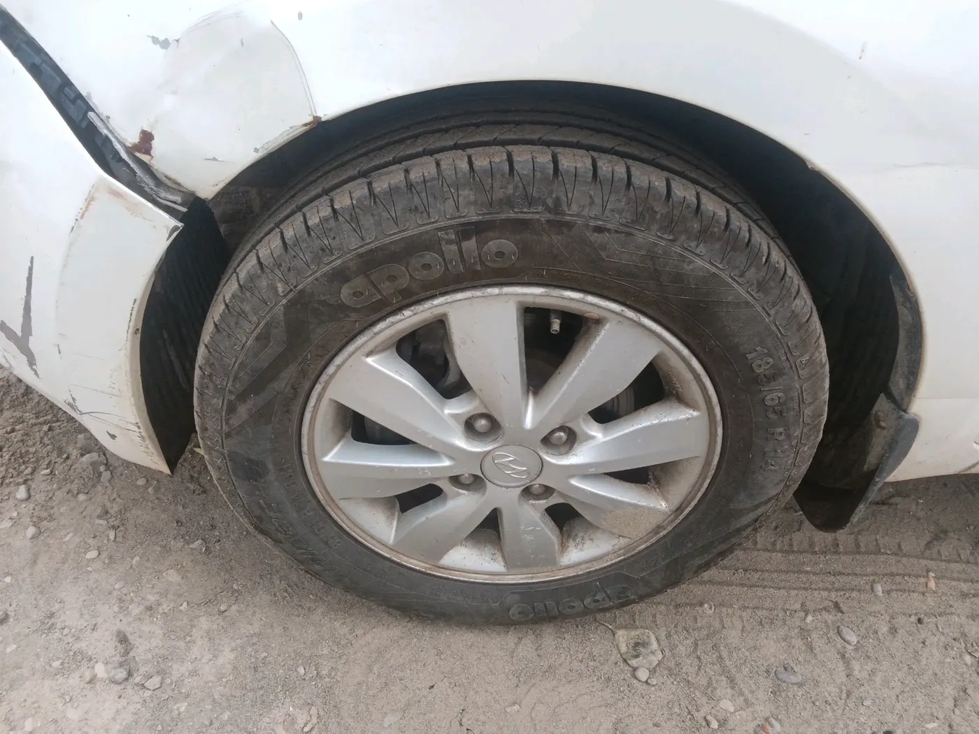 2013 Hyundai i20 SPORTZ 1.2, Petrol, Manual, 1,43,044 km, tyre