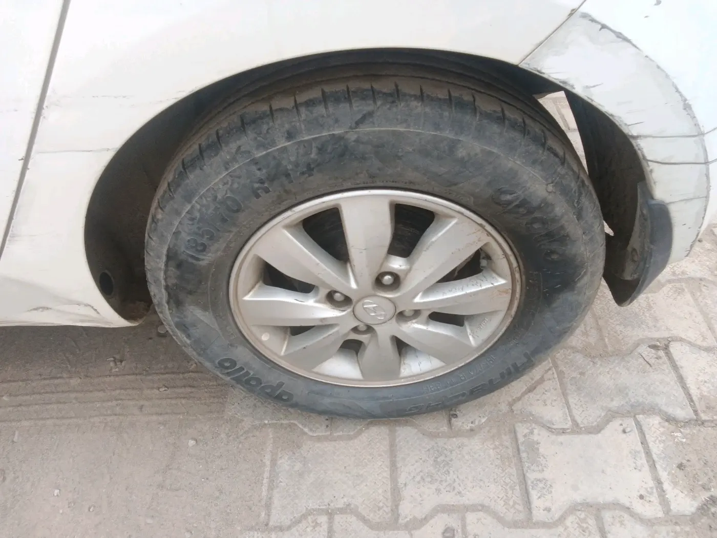 2013 Hyundai i20 SPORTZ 1.2, Petrol, Manual, 1,43,044 km, tyre