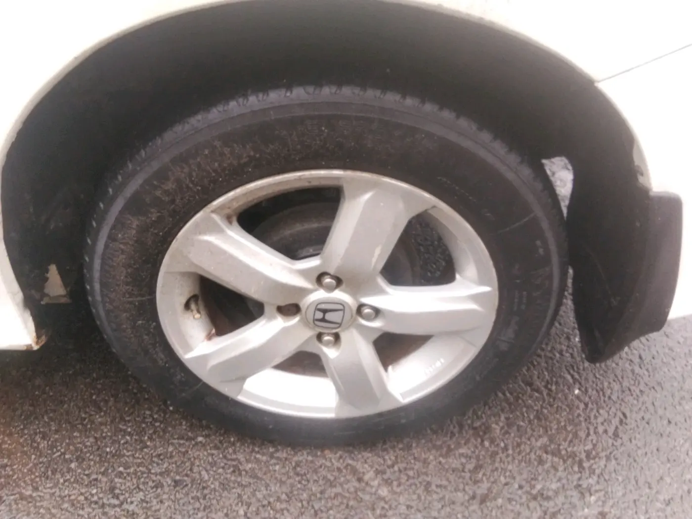 2011 Honda City 1.5L I-VTEC V MT, Petrol, Manual, 1,12,598 km, tyre