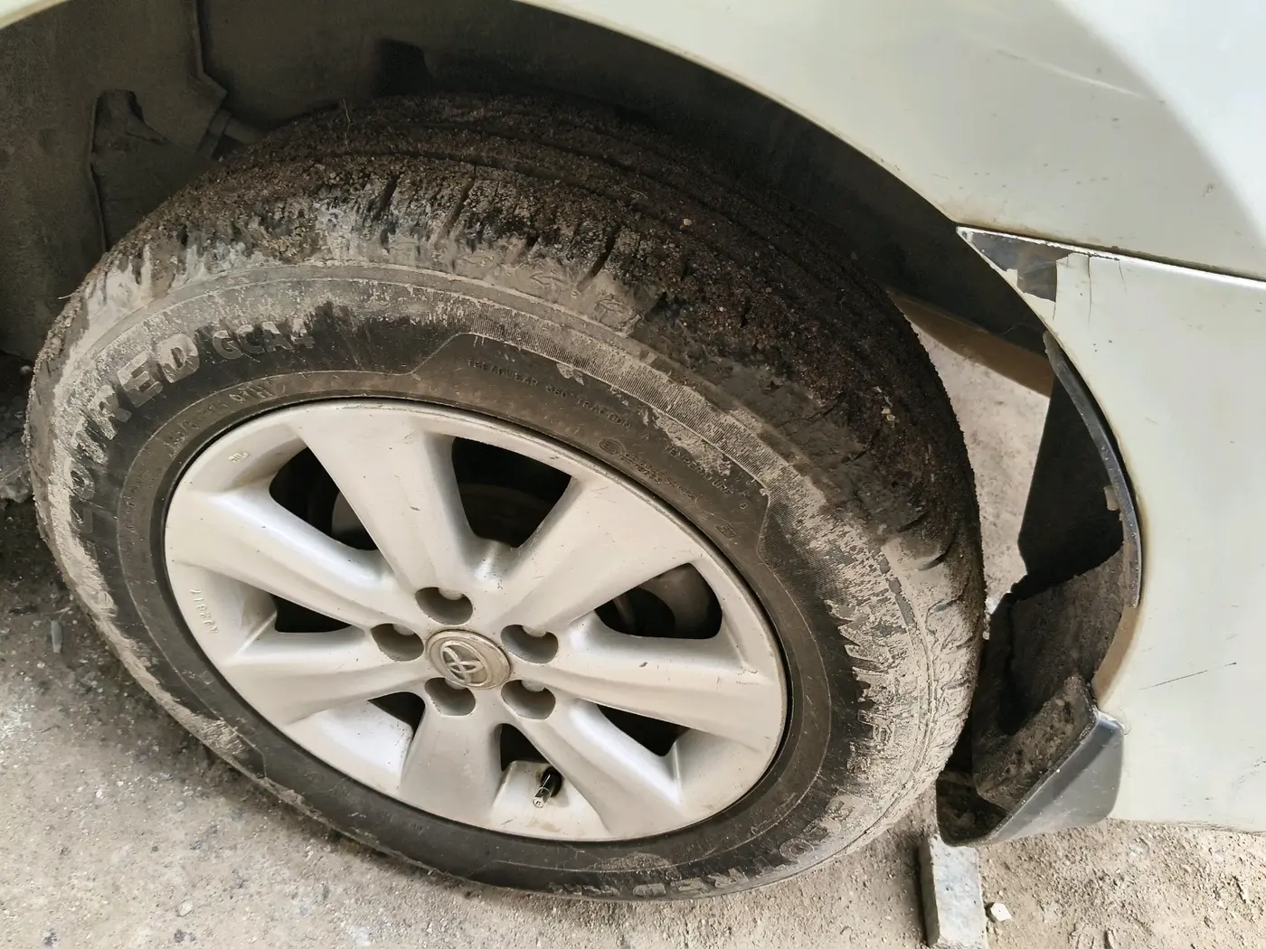 2014 Toyota Corolla Altis G DIESEL, Diesel, Manual, 2,09,688 km, tyre