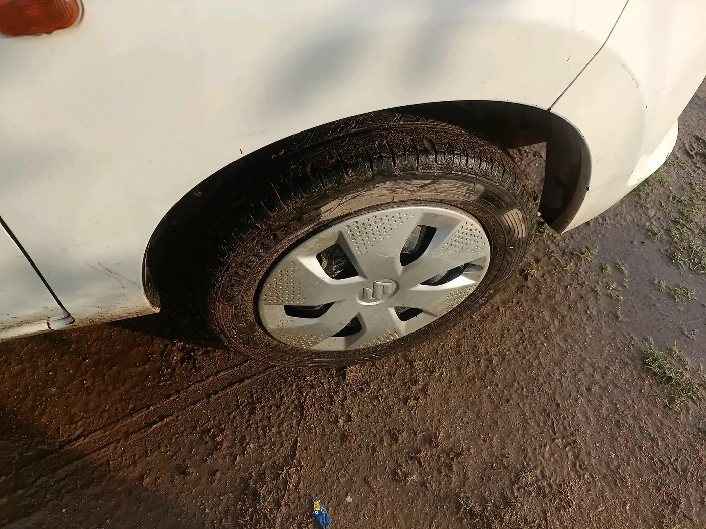 2015 Maruti Alto K10 VXI, Petrol, Manual, 57,447 km, tyre
