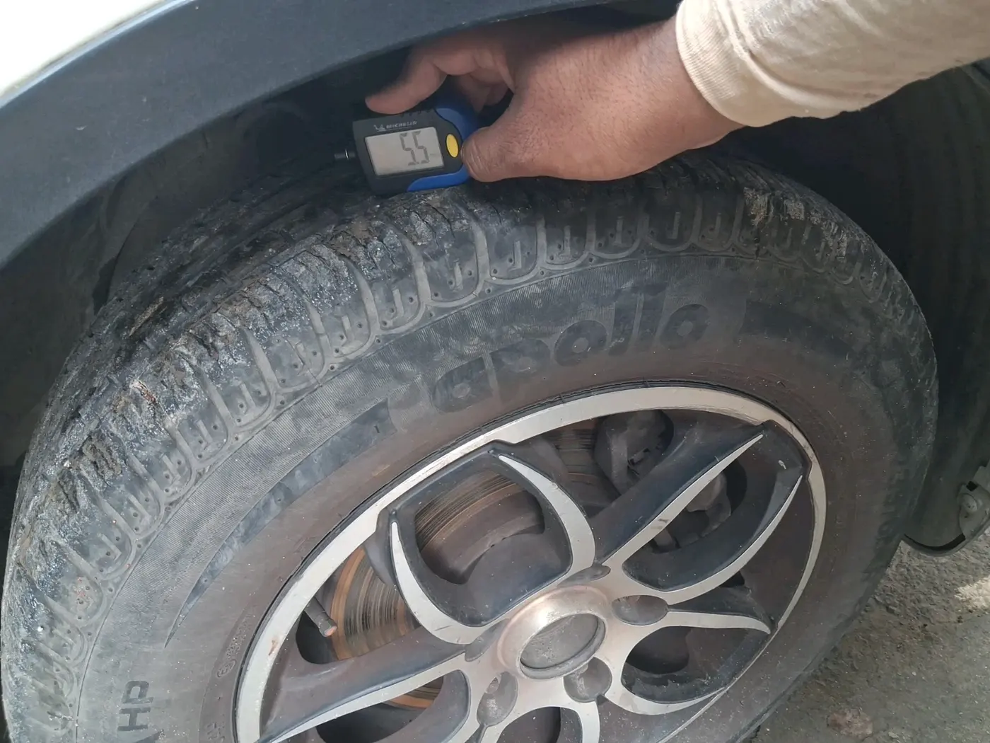 2018 Mahindra XUV500 W6, Diesel, Manual, 48,588 km, tyre