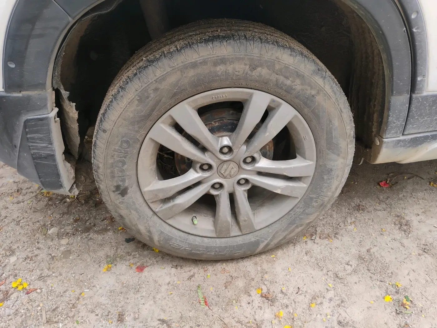 2016 Maruti Vitara Brezza ZDI, Diesel, Manual, 2,12,600 km, tyre