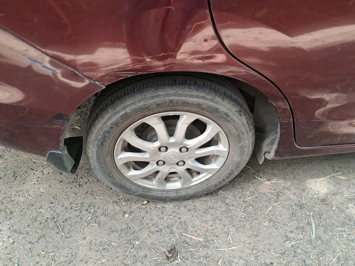 2015 Honda Amaze 1.2L I-VTEC VX AT, Petrol, Automatic, 1,03,201 km, tyre