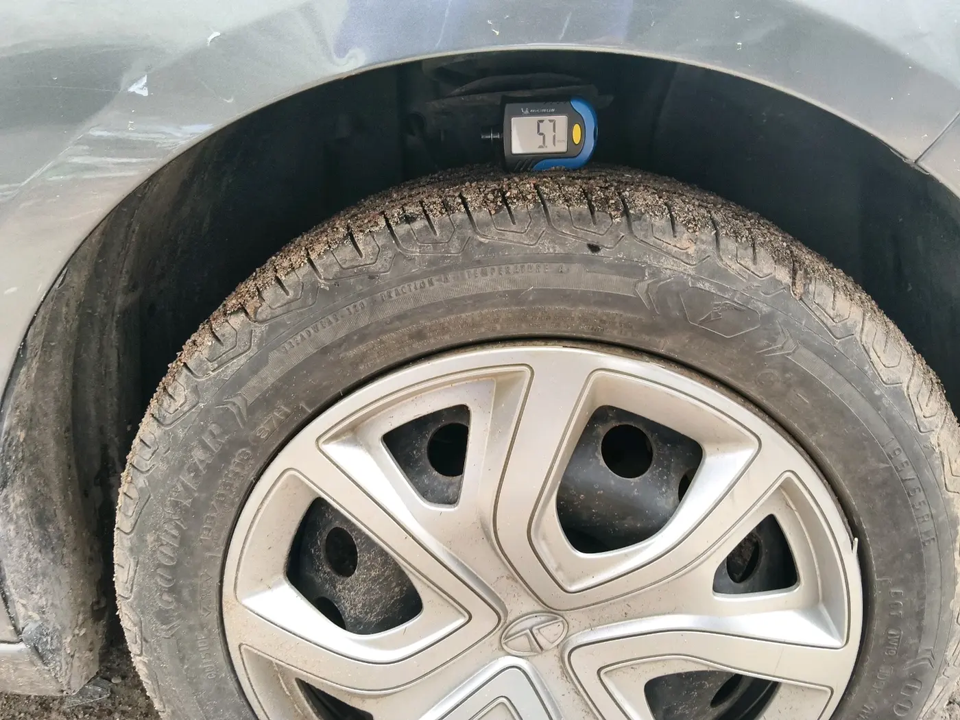2022 Tata ALTROZ XM PLUS PETROL, Petrol, Manual, 21,051 km, tyre