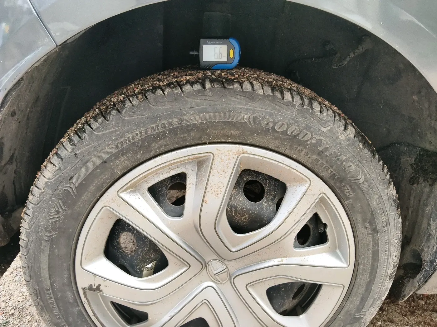 2022 Tata ALTROZ XM PLUS PETROL, Petrol, Manual, 21,051 km, tyre