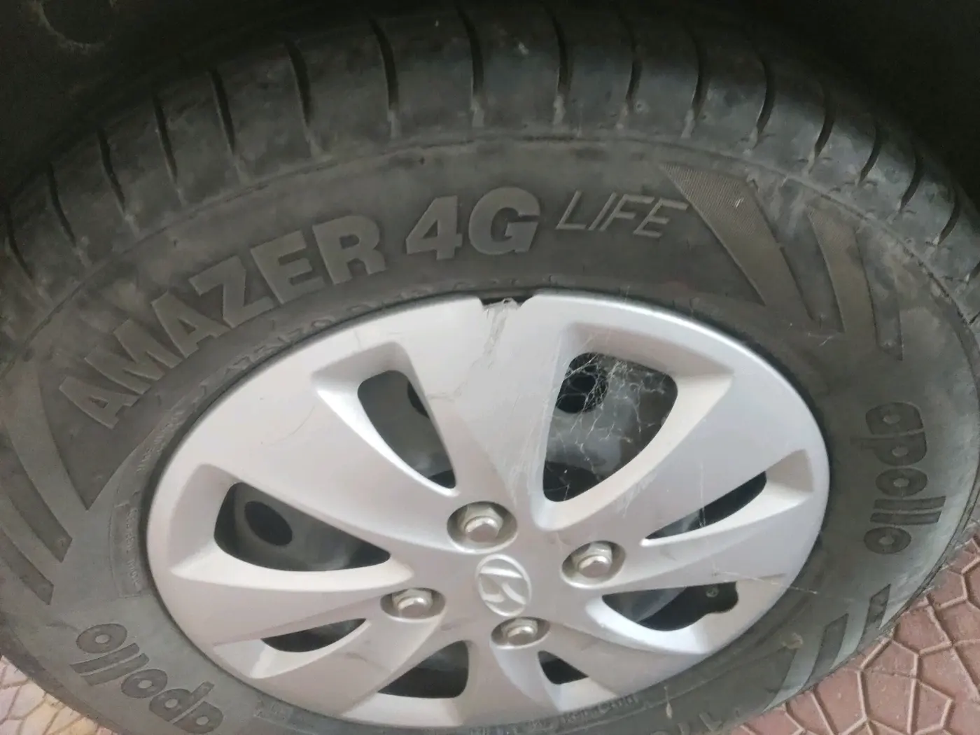 2011 Hyundai i10 SPORTZ 1.2 AT, Petrol, Automatic, 41,924 km, tyre