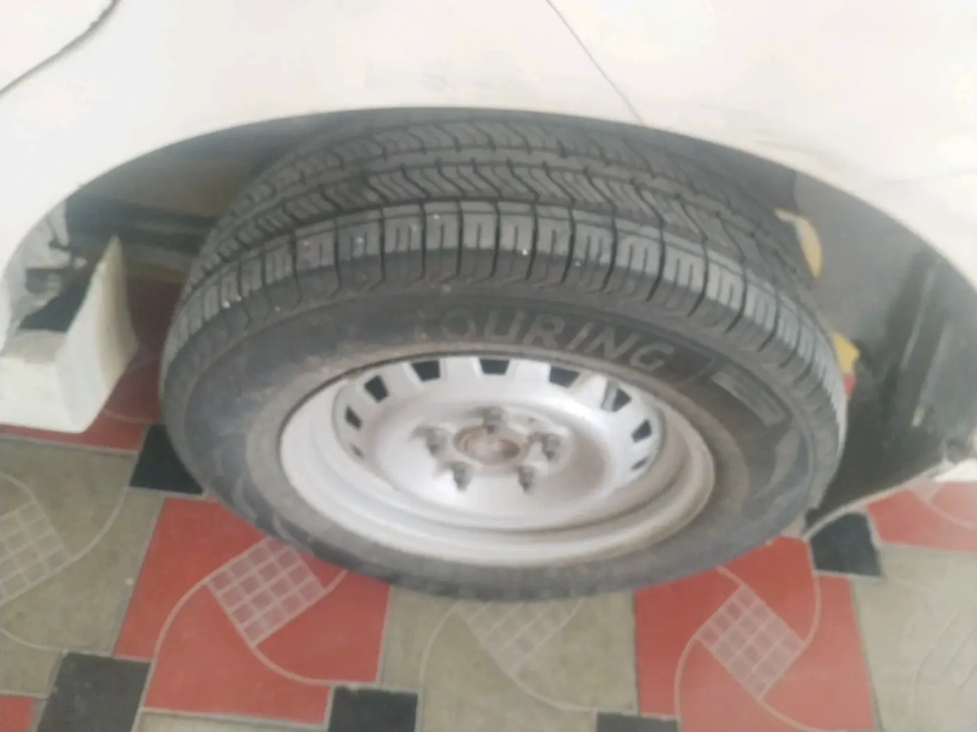 2011 Mahindra Xylo D2, Diesel, Manual, 1,96,324 km, tyre