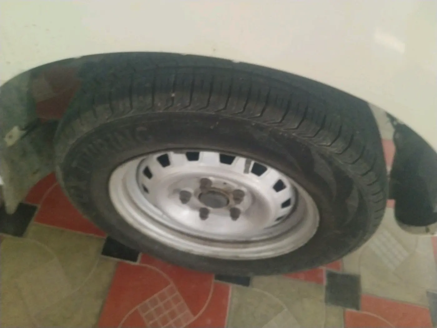 2011 Mahindra Xylo D2, Diesel, Manual, 1,96,324 km, tyre