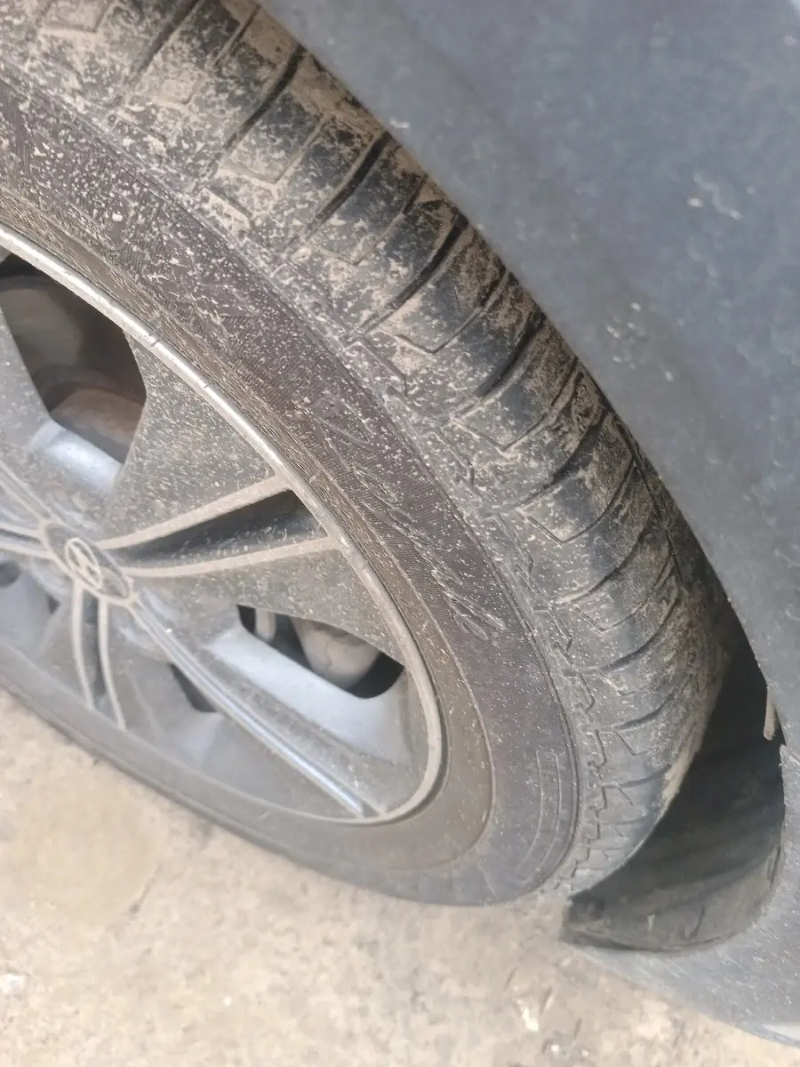 2017 Hyundai Creta SX PLUS 1.6 PETROL, CNG, Manual, 1,64,674 km, tyre