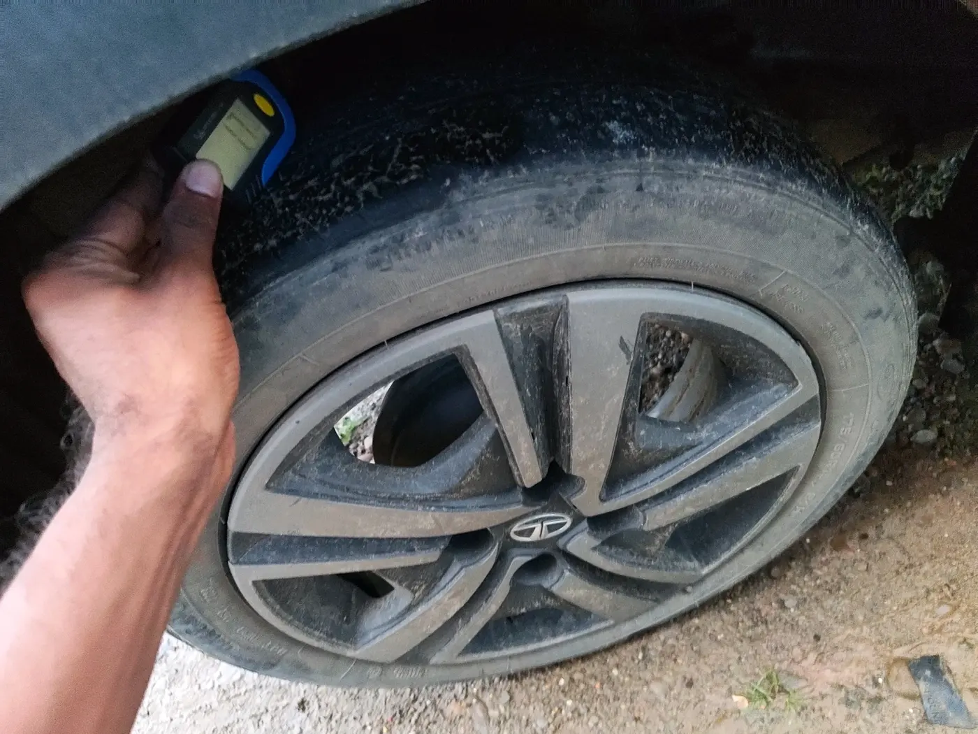 2023 Tata Tiago XZ PETROL, Petrol, Manual, 25,908 km, tyre