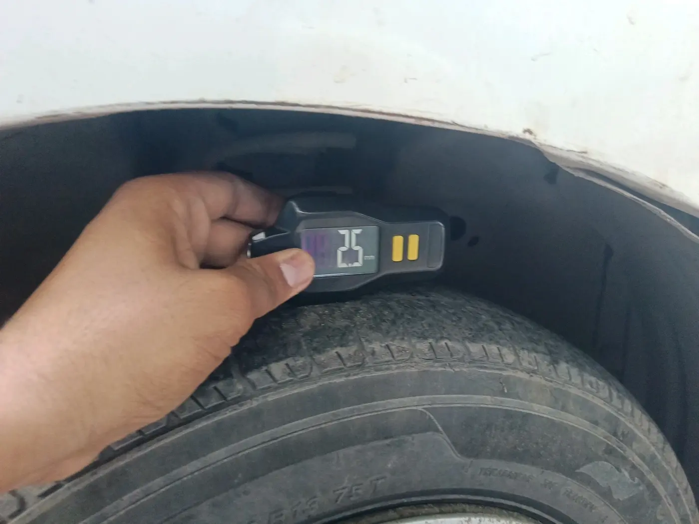 2016 Maruti Wagon R 1.0 LXI CNG, CNG, Manual, 91,005 km, tyre