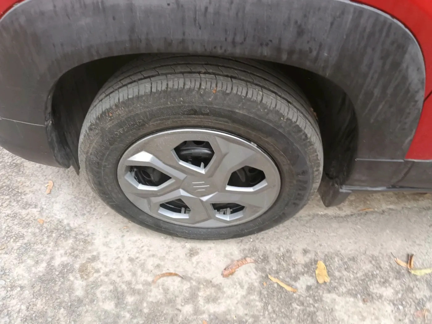 2024 Maruti BREZZA LXI S- CNG, CNG, Manual, 19,544 km, tyre
