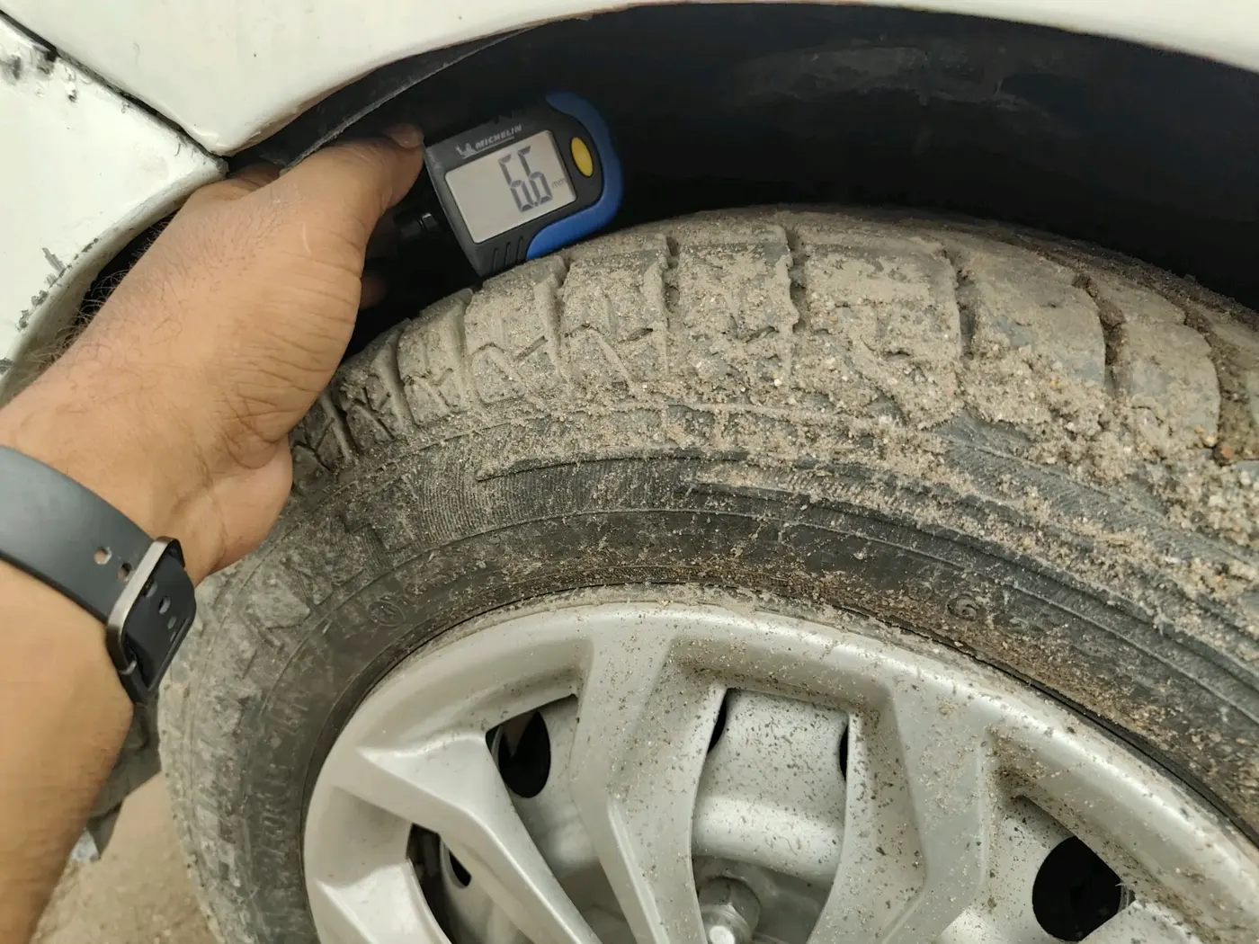 2012 Hyundai Eon ERA +, Petrol, Manual, 63,804 km, tyre