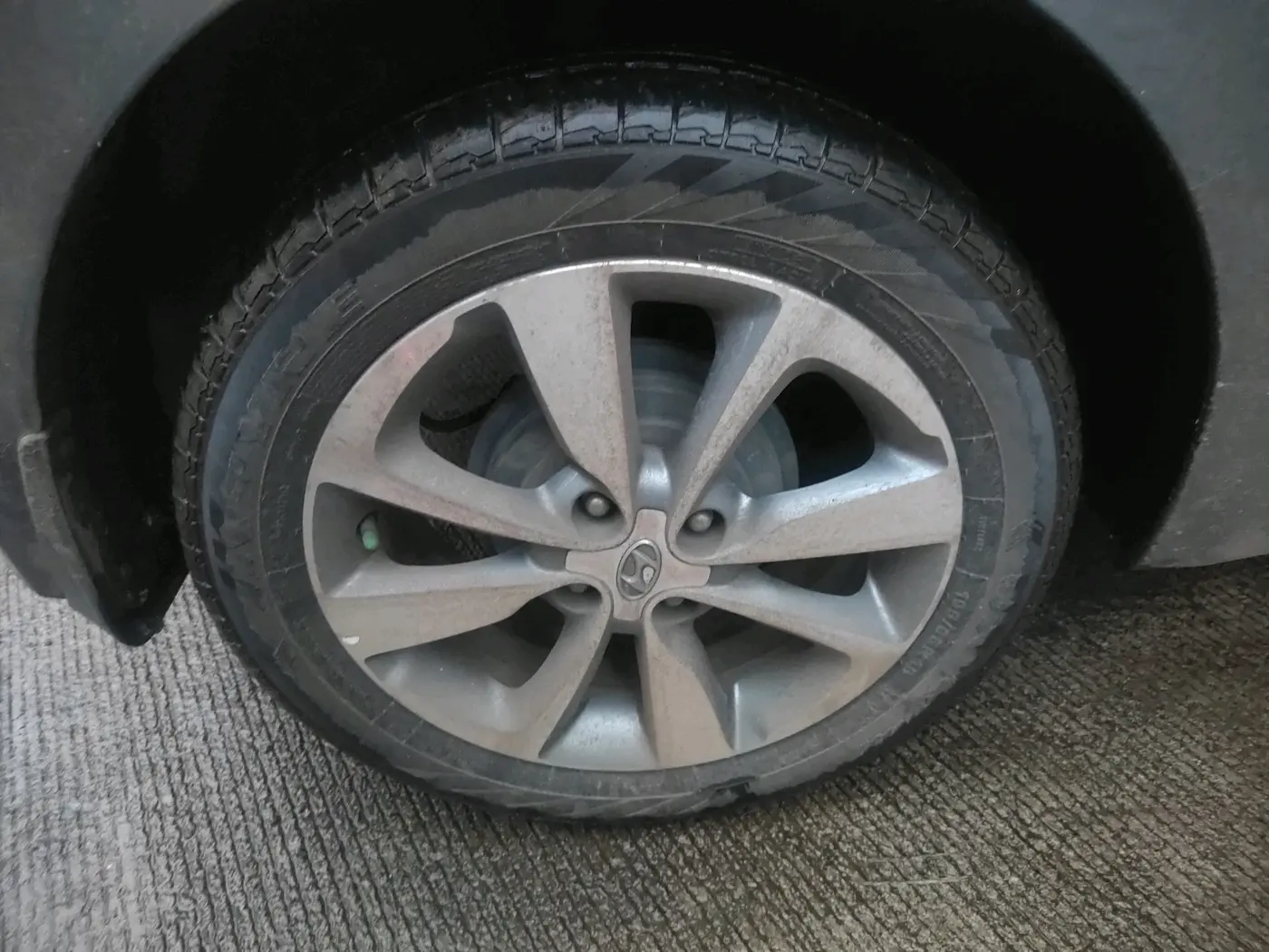 2017 Hyundai Elite i20 ASTA 1.2 (O), CNG, Manual, 1,25,532 km, tyre