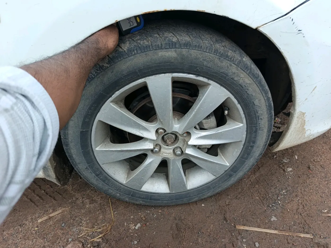 2013 Hyundai Verna FLUIDIC 1.6 CRDI SX, Diesel, Manual, 76,006 km, tyre