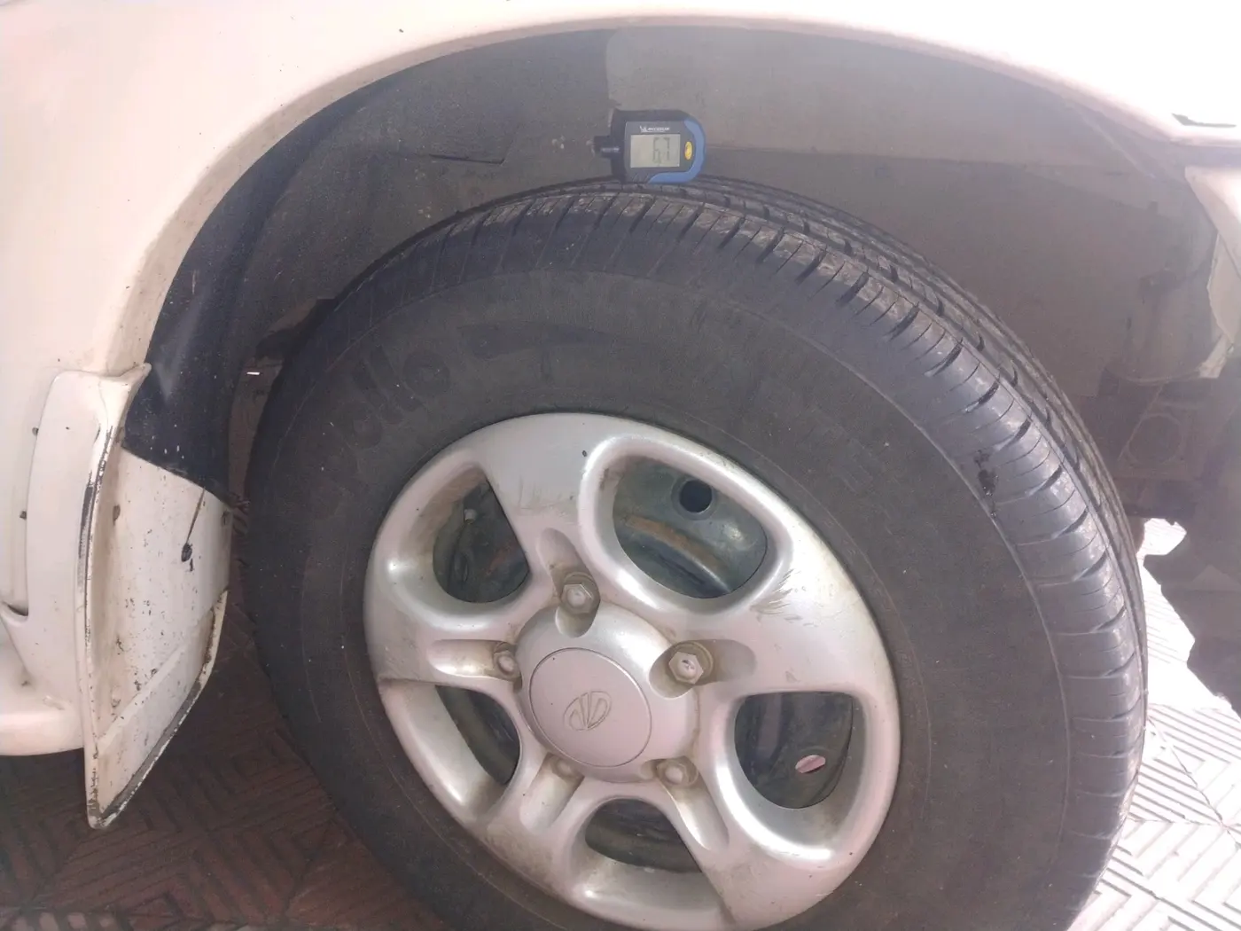 2011 Mahindra Scorpio SLE BS-III, Diesel, Manual, 1,87,947 km, tyre