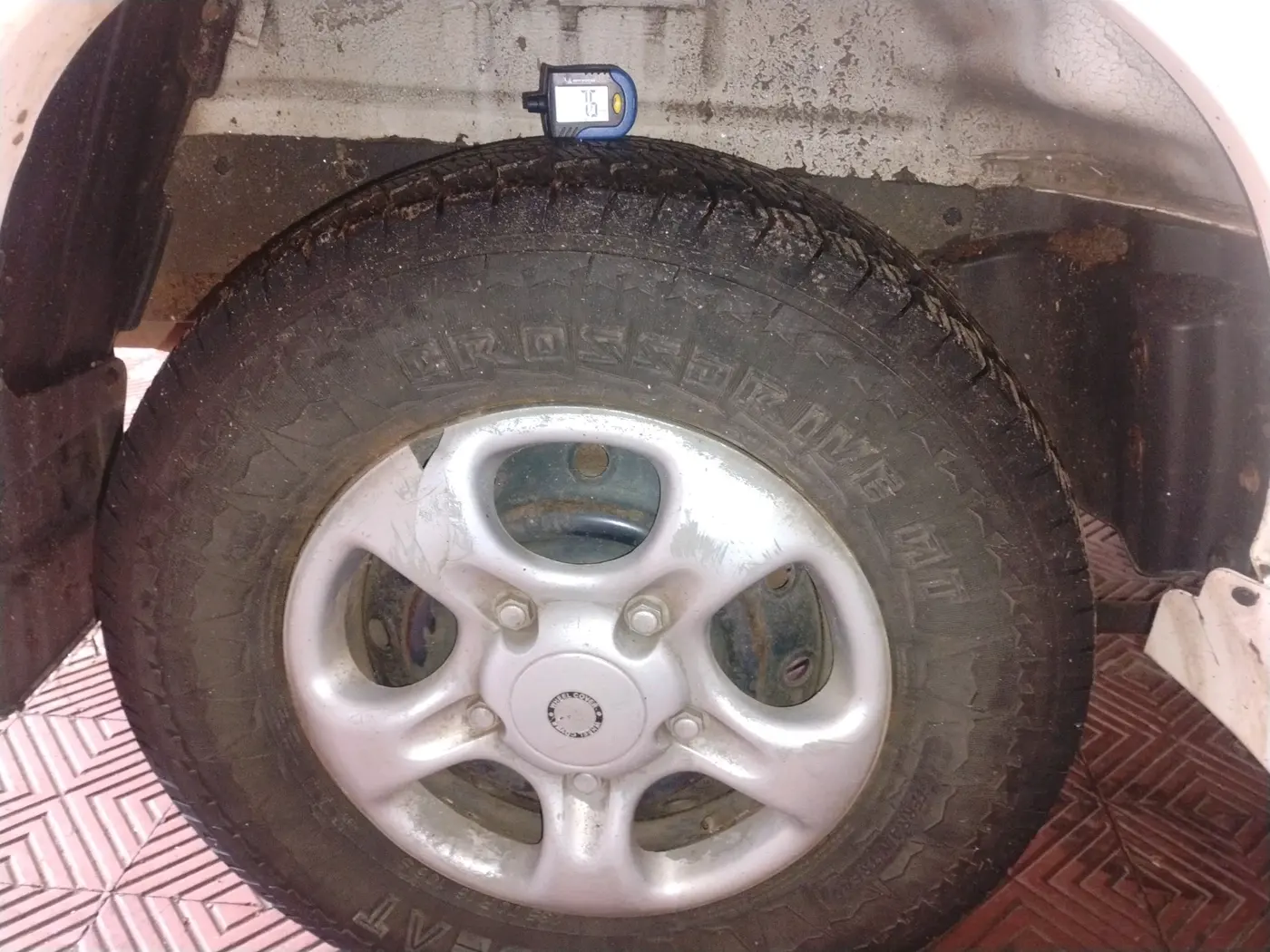 2011 Mahindra Scorpio SLE BS-III, Diesel, Manual, 1,87,947 km, tyre