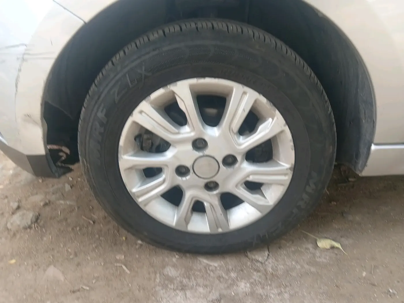2016 Tata Tiago XZ PETROL, Petrol, Manual, 77,849 km, tyre