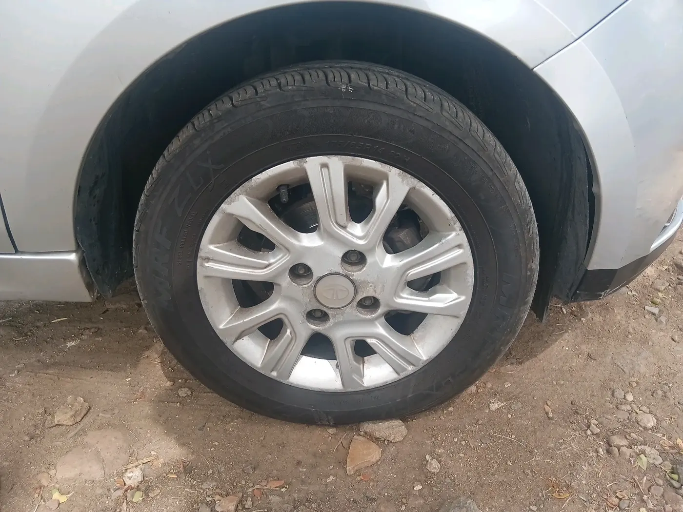 2016 Tata Tiago XZ PETROL, Petrol, Manual, 77,849 km, tyre