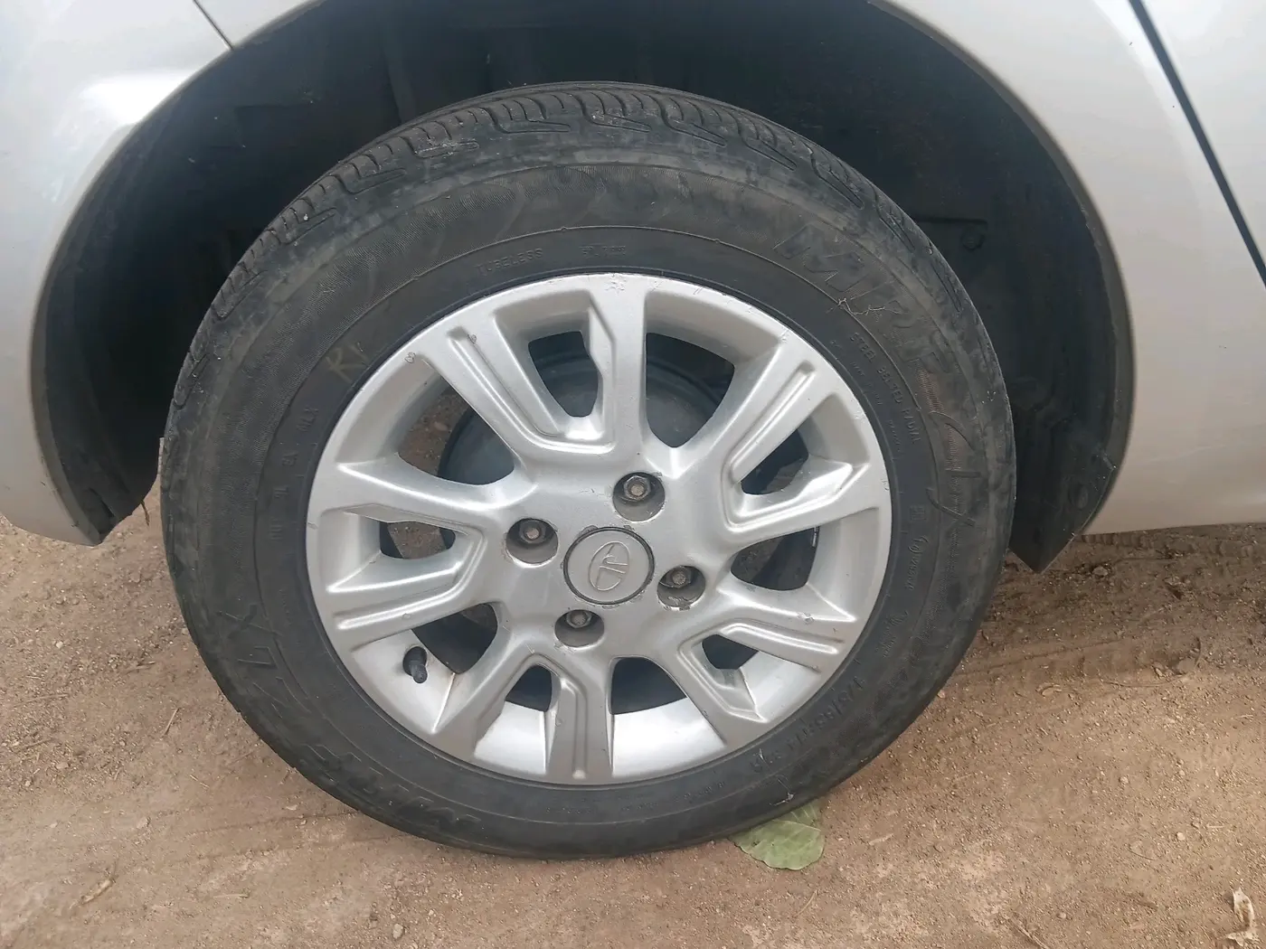 2016 Tata Tiago XZ PETROL, Petrol, Manual, 77,849 km, tyre