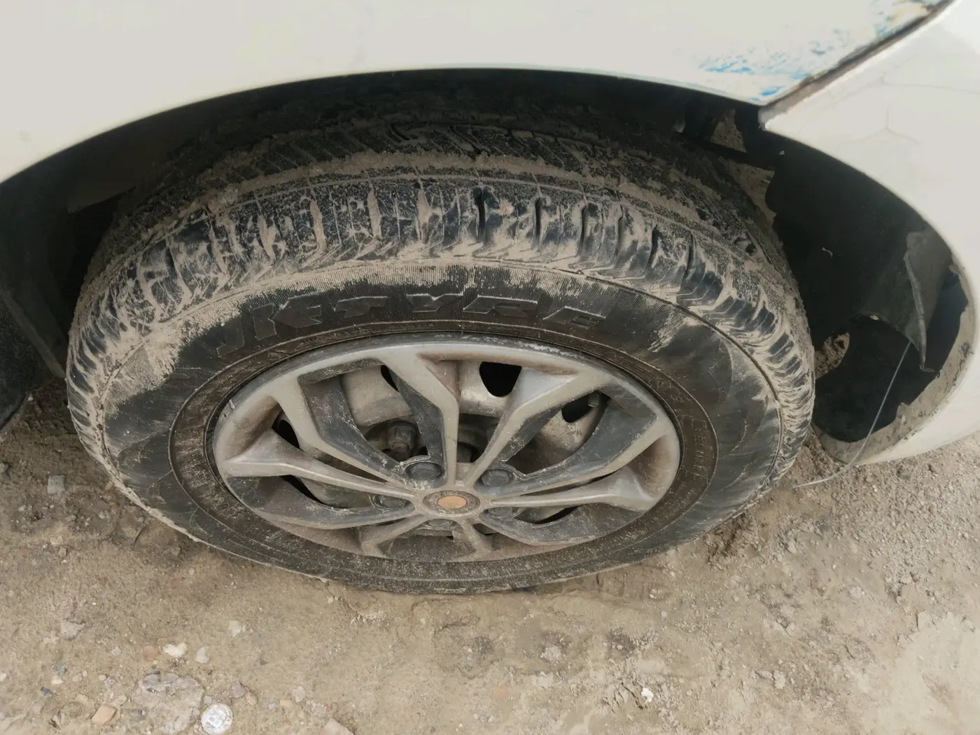 2013 Tata Indica Vista LX TDI, Diesel, Manual, 1,45,705 km, tyre