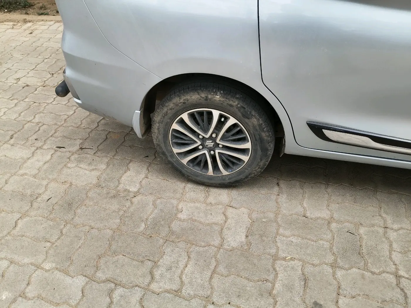 2022 Maruti Ertiga ZXI+ SHVS, Petrol, Manual, 75,809 km, tyre