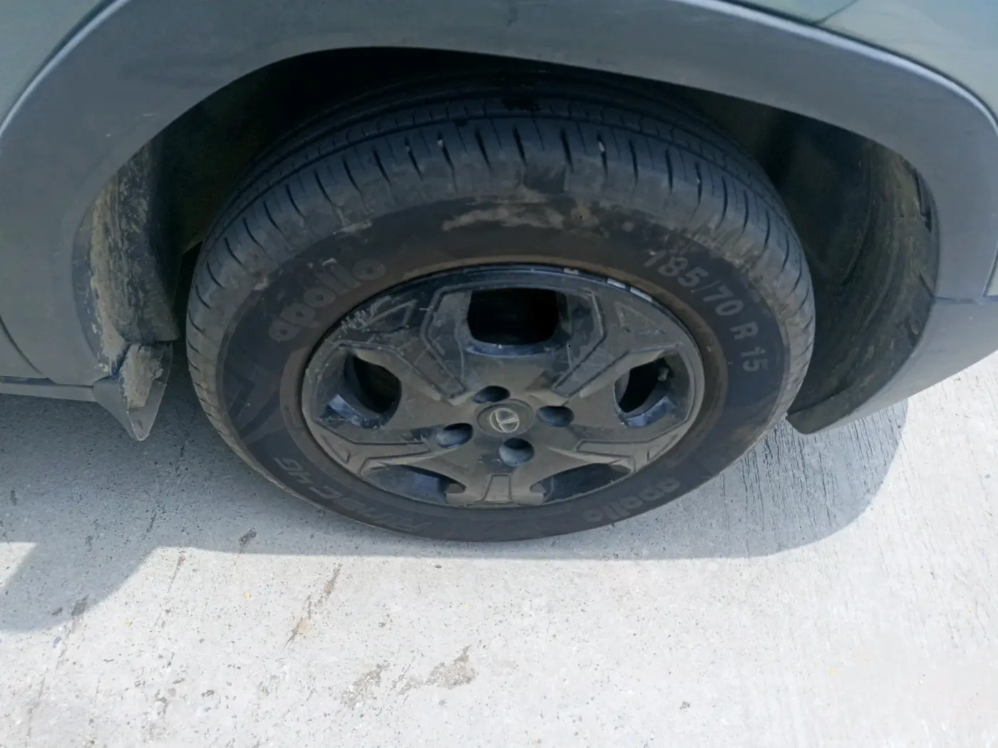 2022 Tata PUNCH ACCOMPLISHED MT, Petrol, Manual, 76,656 km, tyre