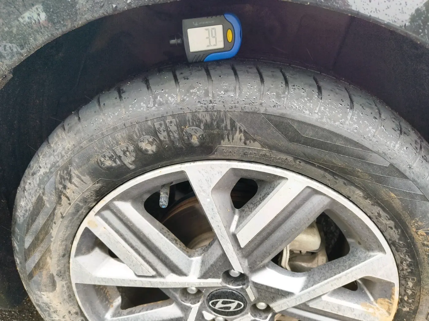 2025 Hyundai Verna SX (O) 1.5 MPI MT, Petrol, Manual, 36,400 km, tyre