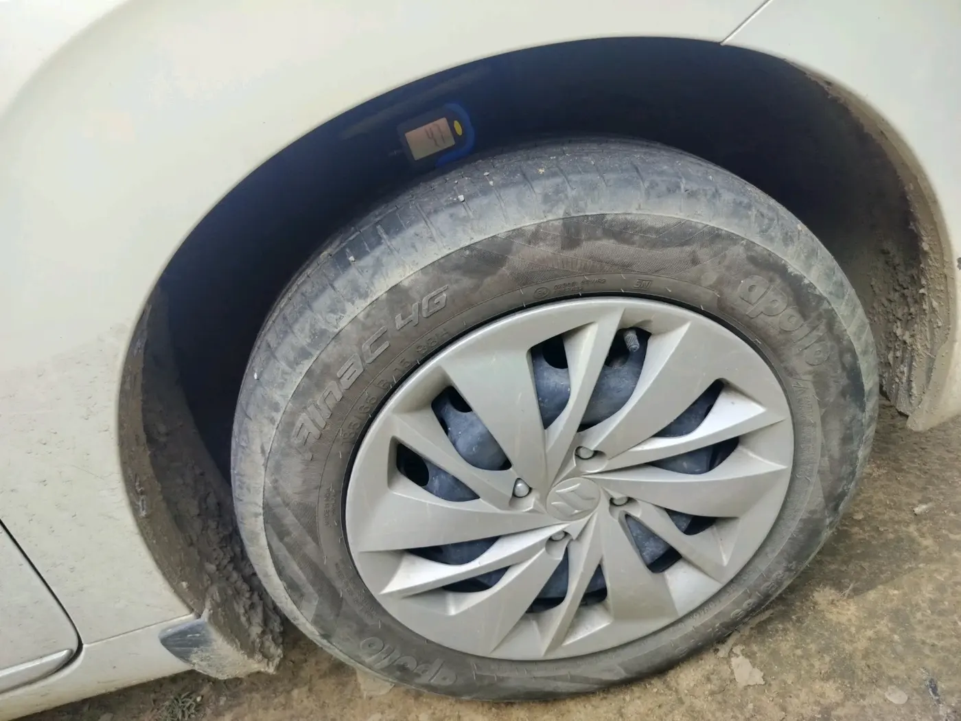 2025 Maruti Baleno DELTA CNG 1.2L, CNG, Manual, 33,536 km, tyre