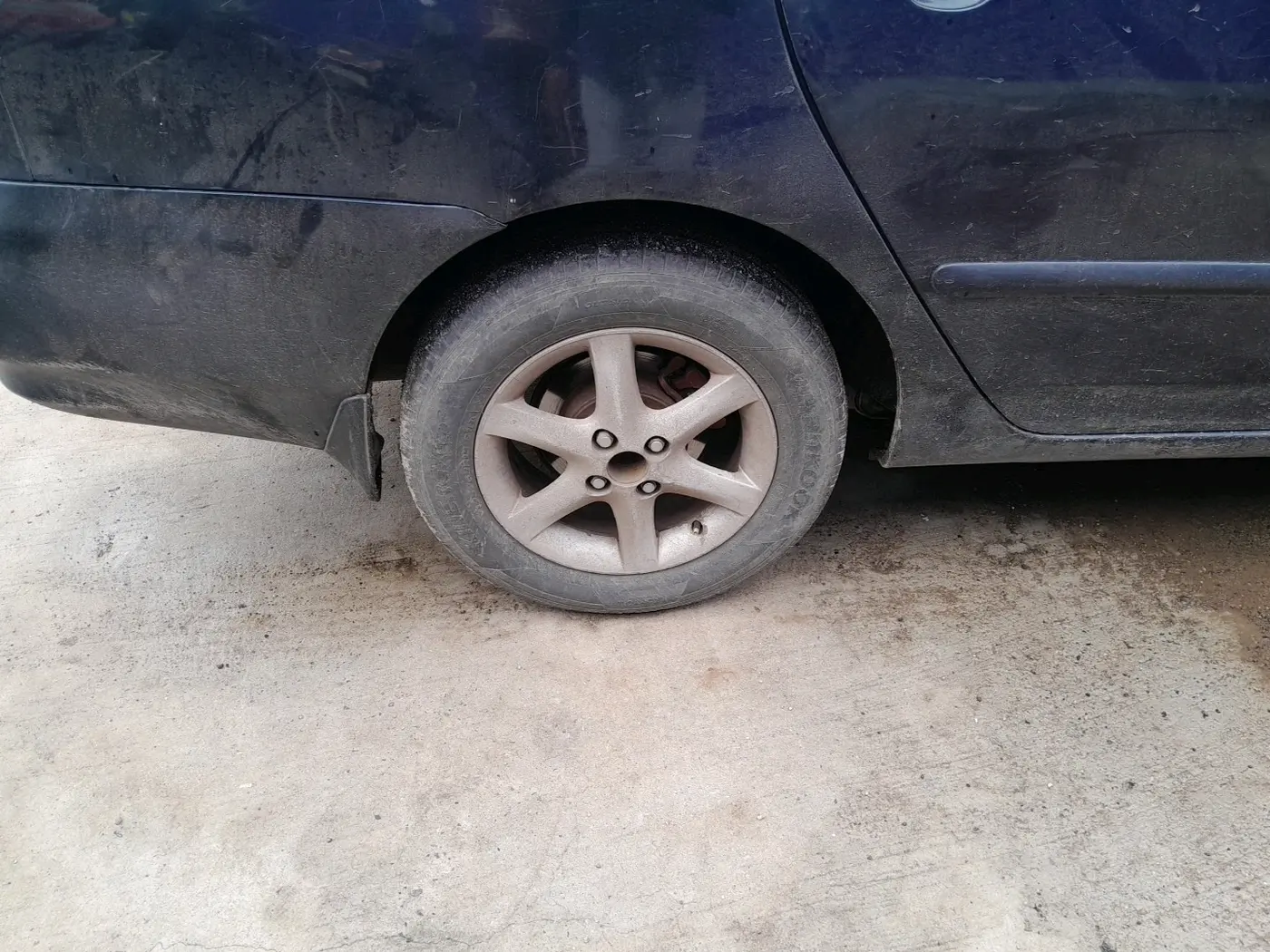2006 Toyota Corolla H1 J 1.8, CNG, Manual, 79,589 km, tyre