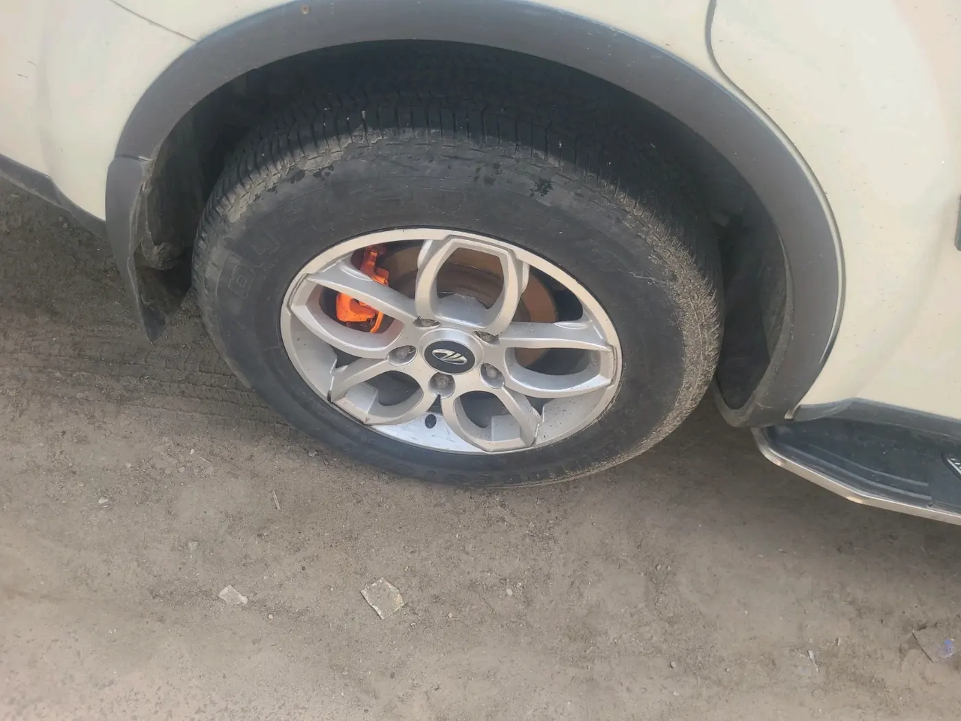 2015 Mahindra XUV500 W10, Diesel, Manual, 84,239 km, tyre