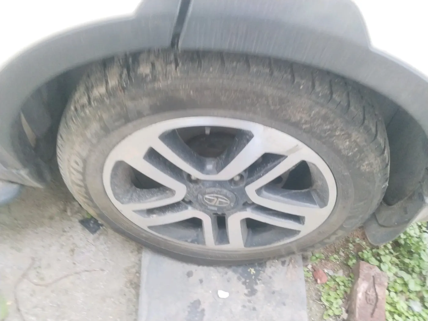 2018 Tata Hexa XT 4X2 7 STR, Diesel, Manual, 1,10,355 km, tyre