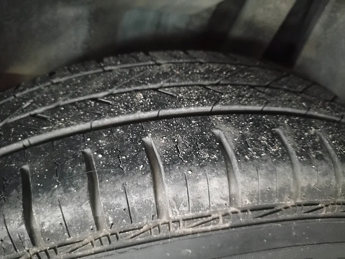 2018 Maruti Swift VXI, Petrol, Manual, 1,53,476 km, tyre