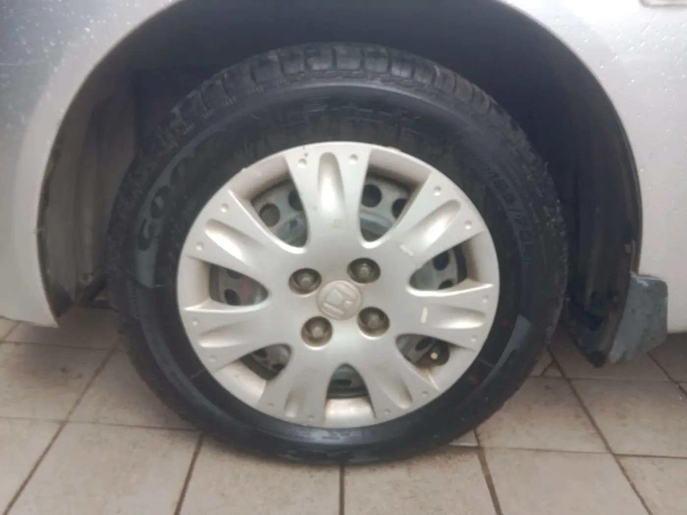 2014 Honda Brio S MT, Petrol, Manual, 20,997 km, tyre