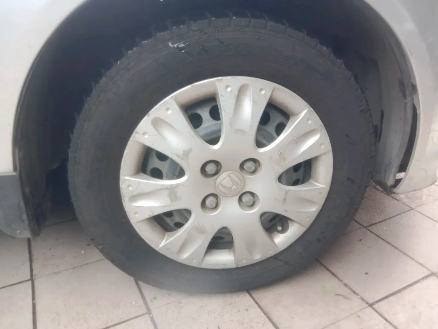 2014 Honda Brio S MT, Petrol, Manual, 20,997 km, tyre