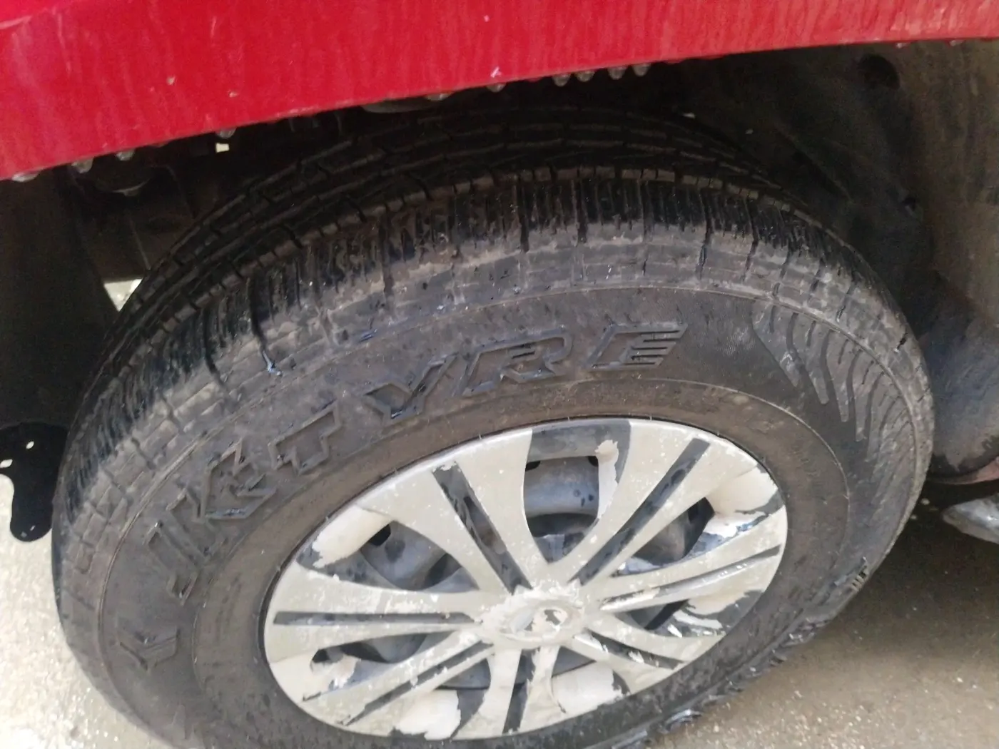 2017 Mahindra TUV300 T4 PLUS, Diesel, Manual, 94,826 km, tyre