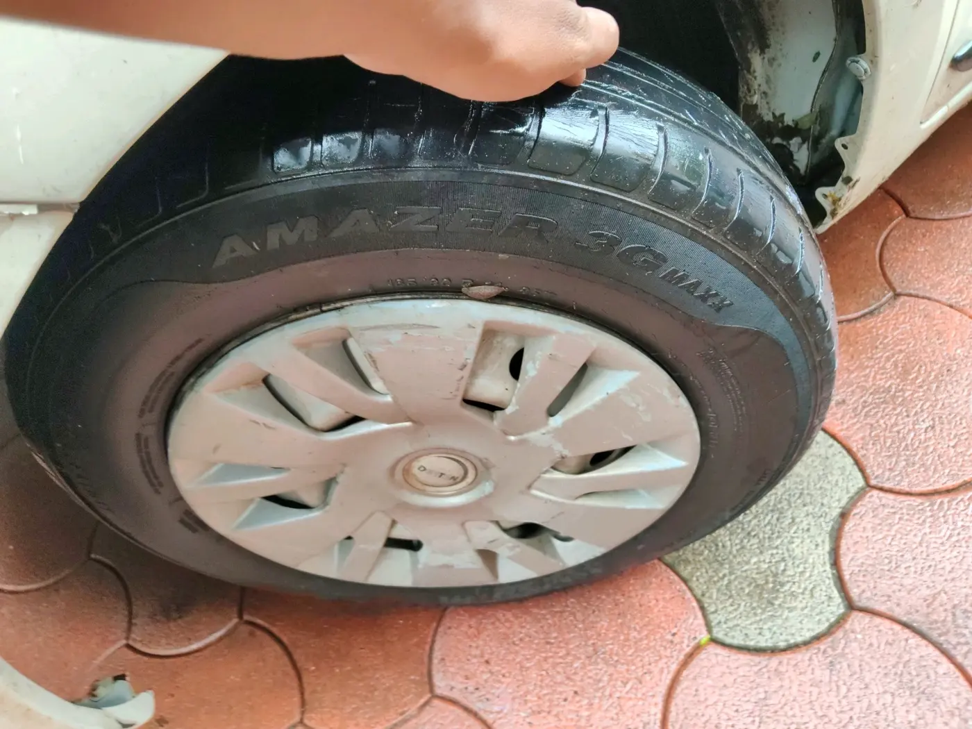 2018 Maruti Swift LXI, Petrol, Manual, 22,587 km, tyre