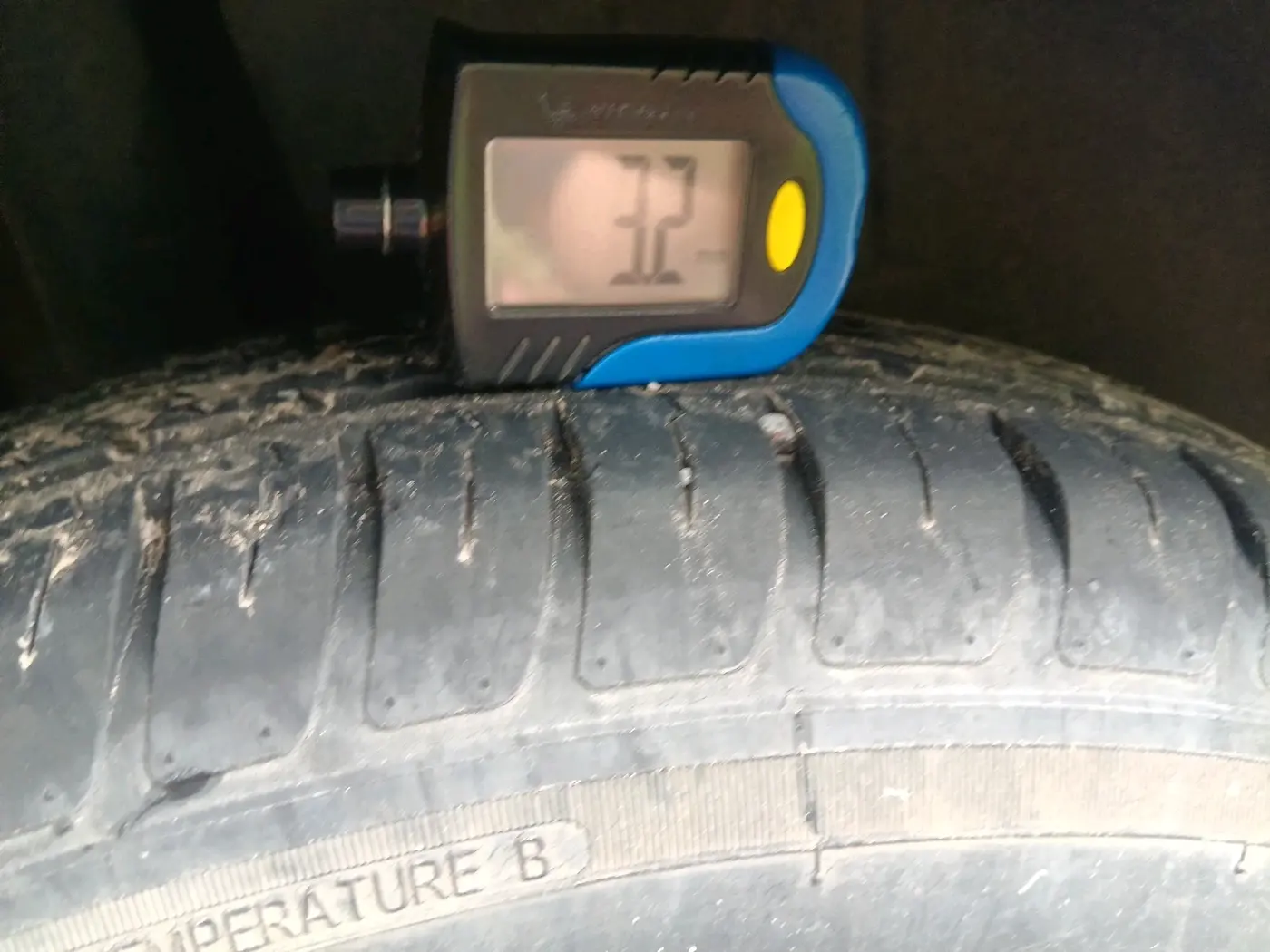 2018 Maruti Dzire VXI, Petrol, Manual, 87,928 km, tyre