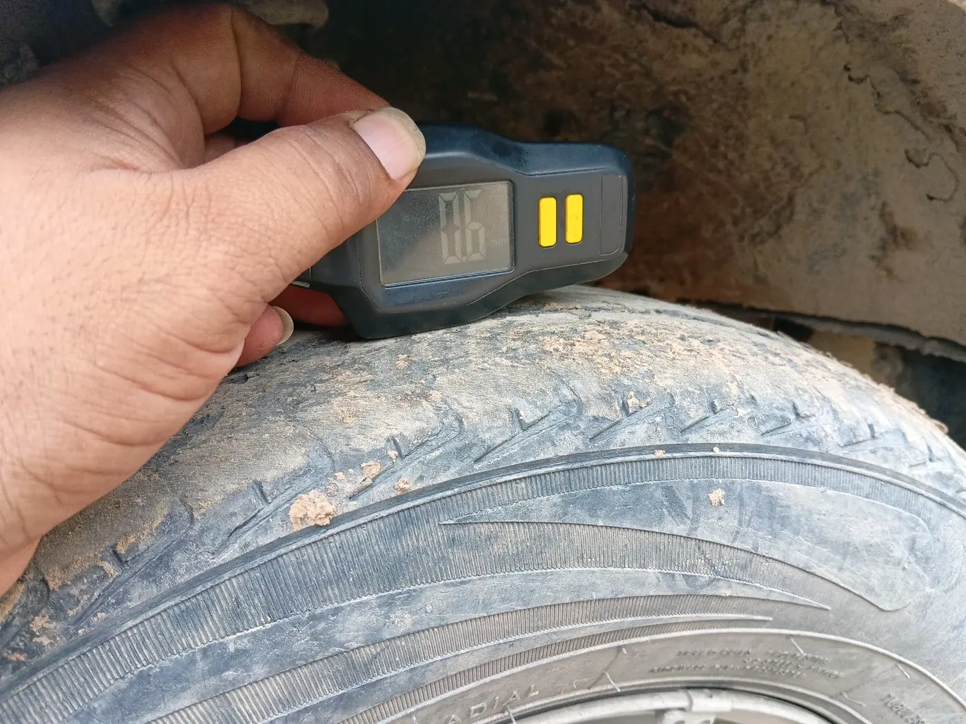 2013 Maruti Eeco 5 STR WITH A/C+HTR, CNG, Manual, 1,31,254 km, tyre