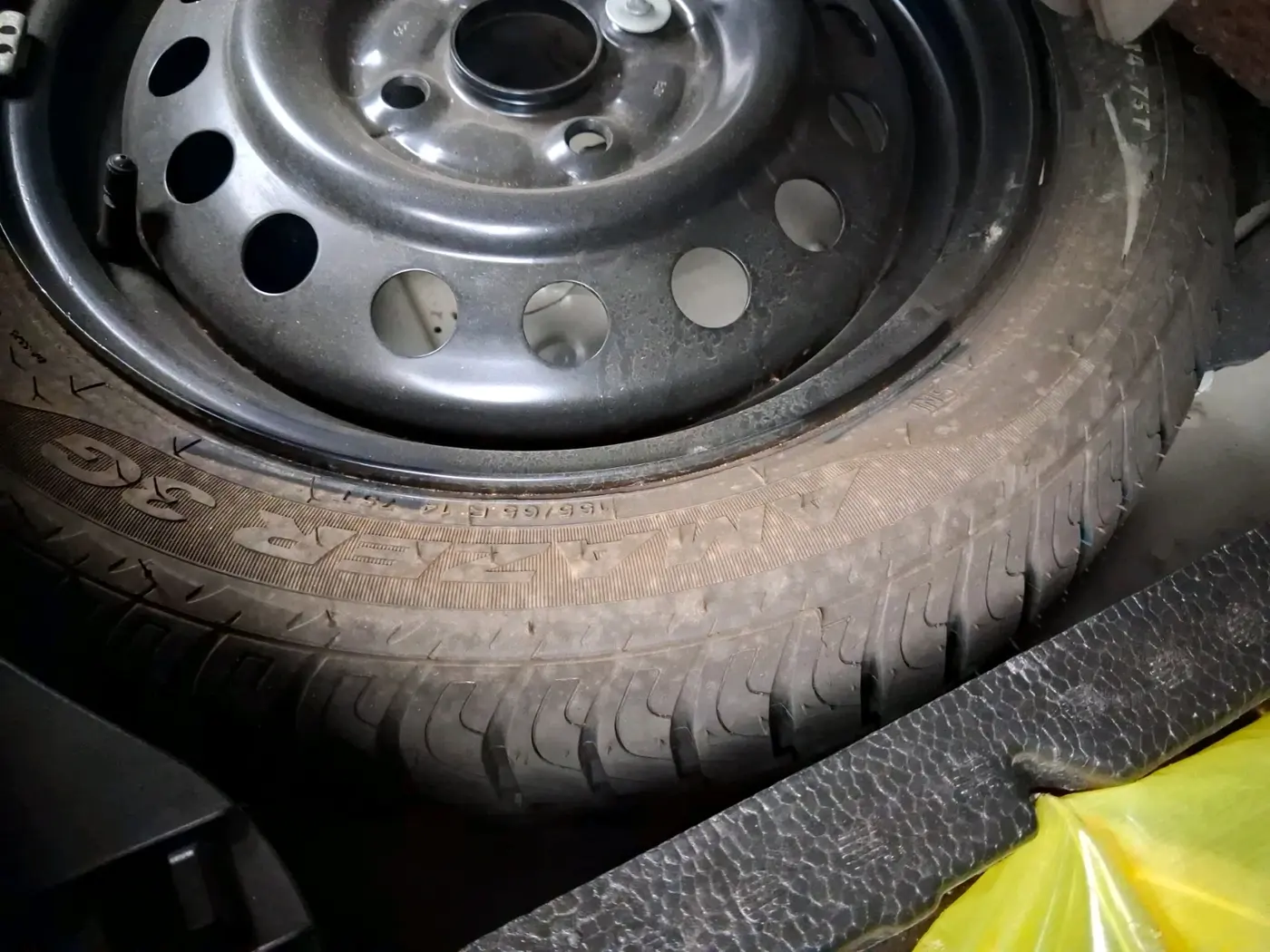 2018 Maruti Wagon R 1.0 VXI, Petrol, Manual, 25,215 km, tyre