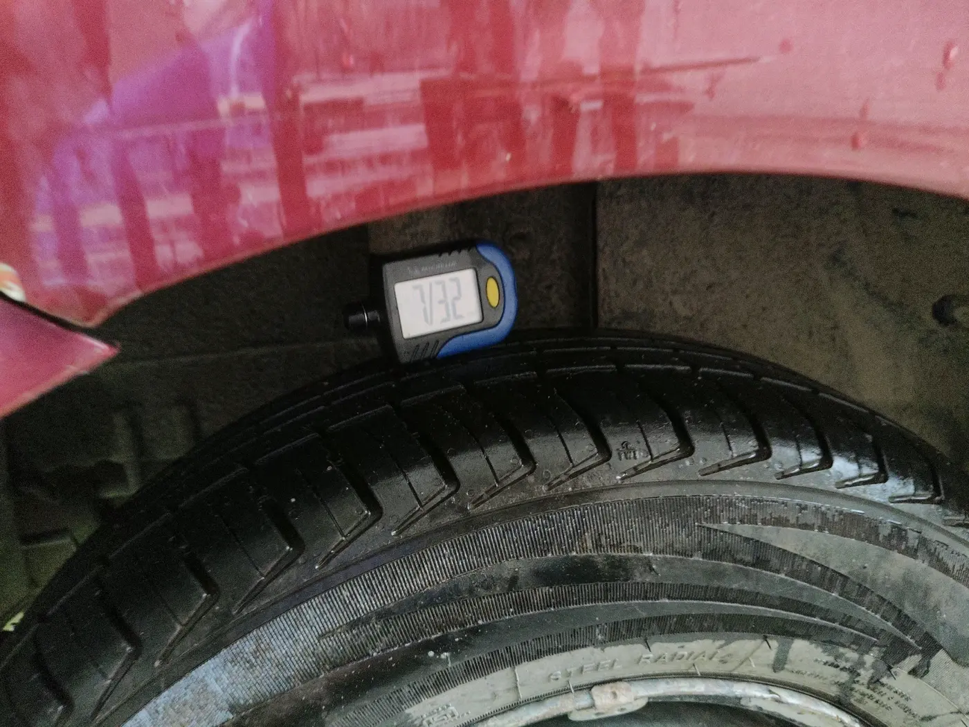 2012 Tata Indica Vista GLX SAFIRE65, Petrol, Manual, 91,421 km, tyre