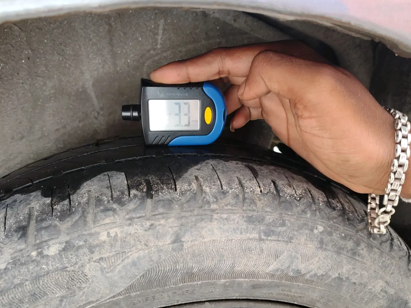 2013 Maruti Wagon R 1.0 VXI, Petrol, Manual, 61,086 km, tyre